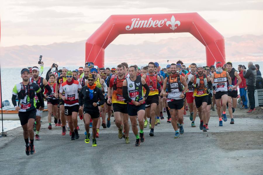 Repite triunfo en el maratón, por delante de Manuel López, que se abrió la cabeza al chocar contra una señal de tráfico