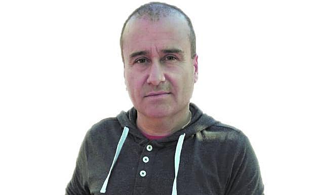 Francisco J. Nicolás, con el disco. 