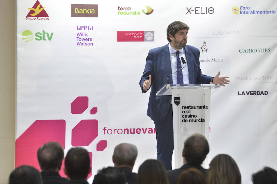 El jefe del Ejecutivo regional, Fernando López Miras, anuncia durante su intervención en el Foro Nueva Murcia que el Consejo de Gobierno estudiará este miércoles el recurso contra el 'trasvase cero'