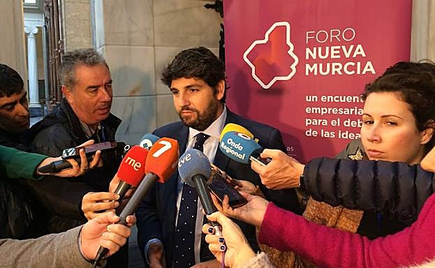 Fernando López Miras, entes de su intervención en el Foro Nueva Murcia.