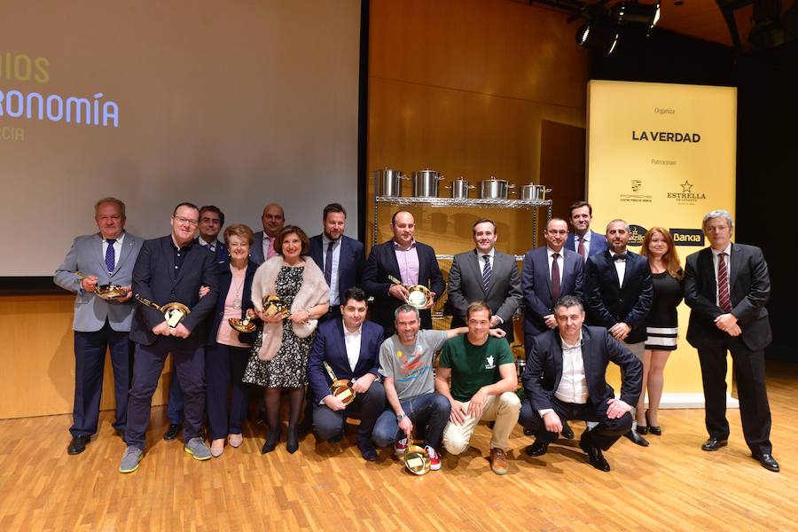 El Auditorio Víctor Villegas se llena de sentimientos desbordados en la ceremonia de entrega de la tercera edición de los Premios de Gastronomía convocados por 'La Verdad'