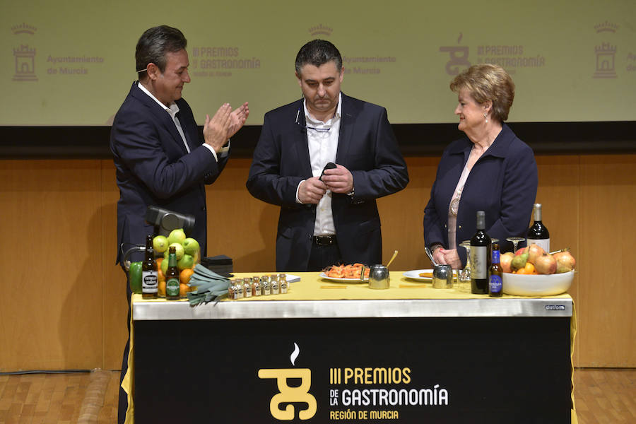 El Auditorio Víctor Villegas se llena de sentimientos desbordados en la ceremonia de entrega de la tercera edición de los Premios de Gastronomía convocados por 'La Verdad'