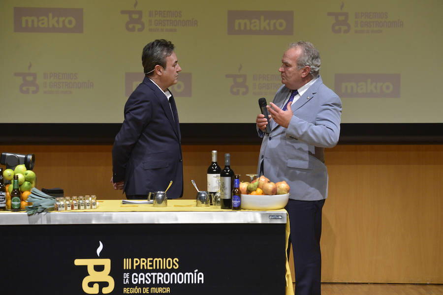 El Auditorio Víctor Villegas se llena de sentimientos desbordados en la ceremonia de entrega de la tercera edición de los Premios de Gastronomía convocados por 'La Verdad'