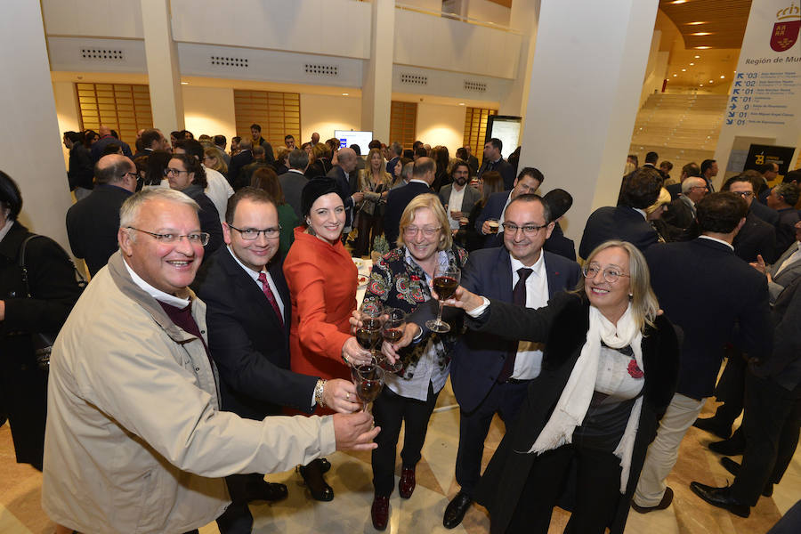 El Auditorio Víctor Villegas se llena de sentimientos desbordados en la ceremonia de entrega de la tercera edición de los Premios de Gastronomía convocados por 'La Verdad'