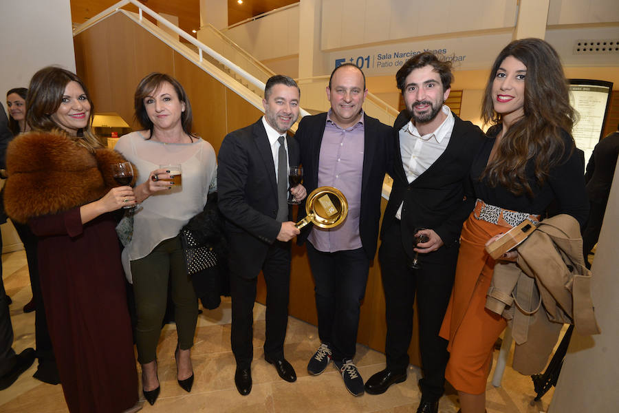 El Auditorio Víctor Villegas se llena de sentimientos desbordados en la ceremonia de entrega de la tercera edición de los Premios de Gastronomía convocados por 'La Verdad'