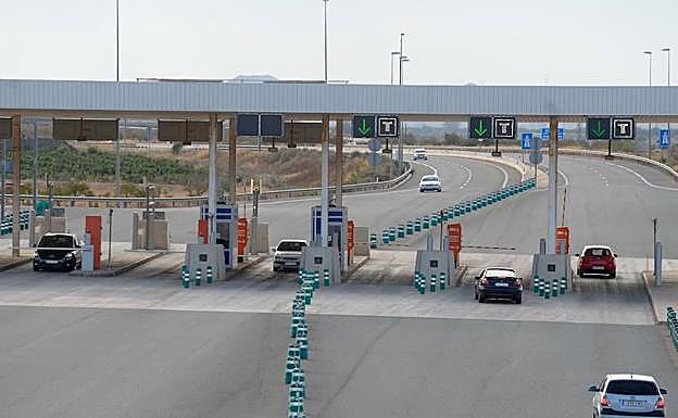 Peaje de la autopista que une Cartagena y Vera, una de las afectadas por la medida.