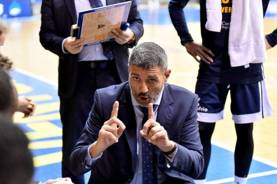 El UCAM mantiene a sus seguidores en vilo durante un encuentro muy reñido