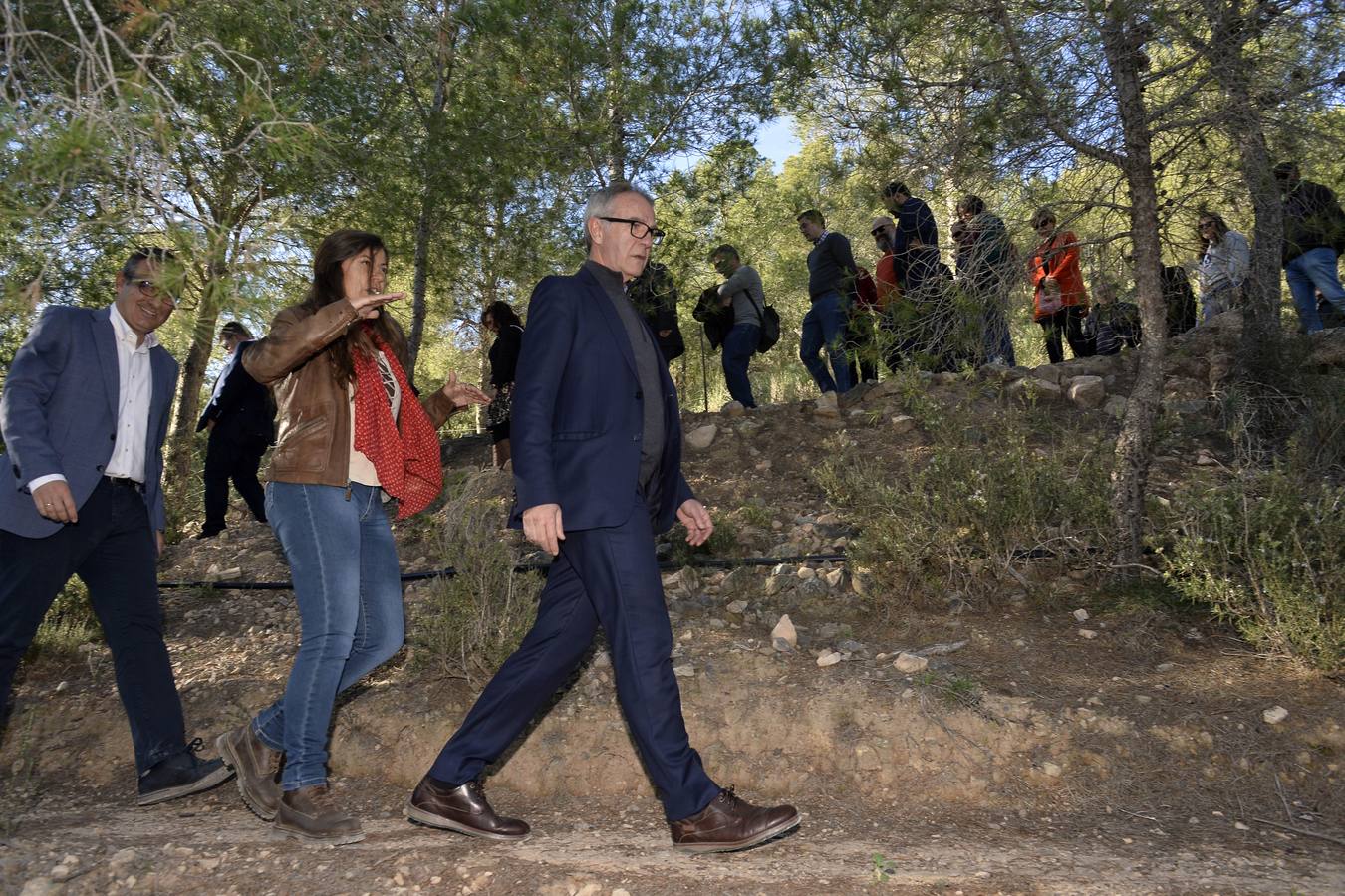 Guirao ha concretado que el objetivo del recorrido es mostrar su apoyo a los científicos que están excavando y analizando «uno de los grandes descubrimientos de esta época»