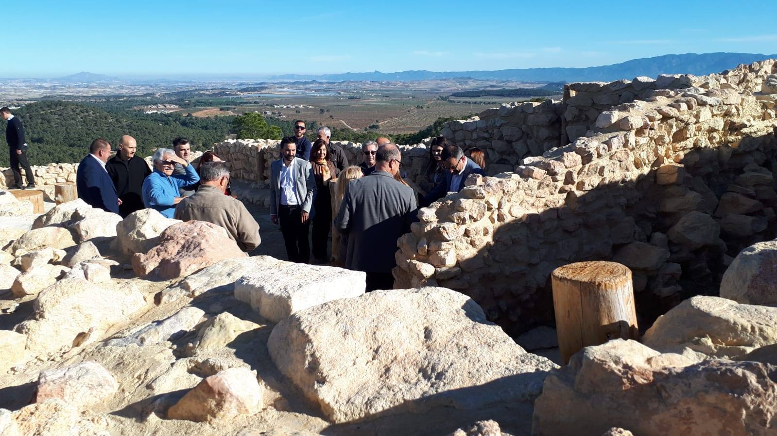 También visitó el yacimiento de La Almoloya, en Pliego. 