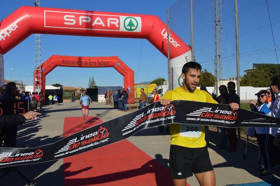 El corredor del Mobel Automenor Running Team completó los 5 kilómetros en 16:15 minutos, mientras que la primera en categoría femenina, del mismo club, hizo una marca de 19:30