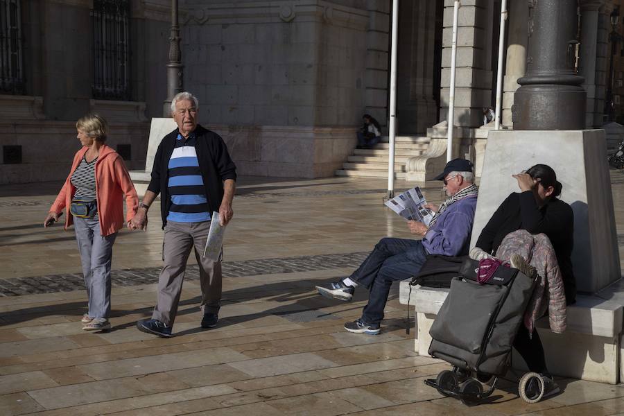 El buque Aidamar, perteneciente a la naviera alemana Aida Cruises, llegó procedente de Lisboa con más de 2.500 pasajero