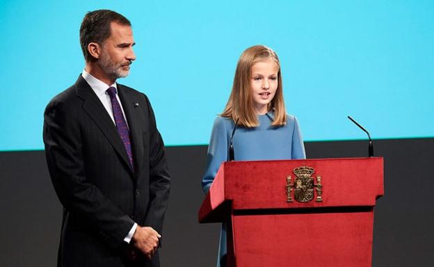 La princesa Leonor cumple 13 años y realiza su primera intervención pública.