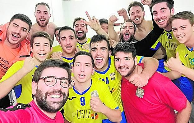Los jugadores del San Lorenzo festejan el triunfo. 