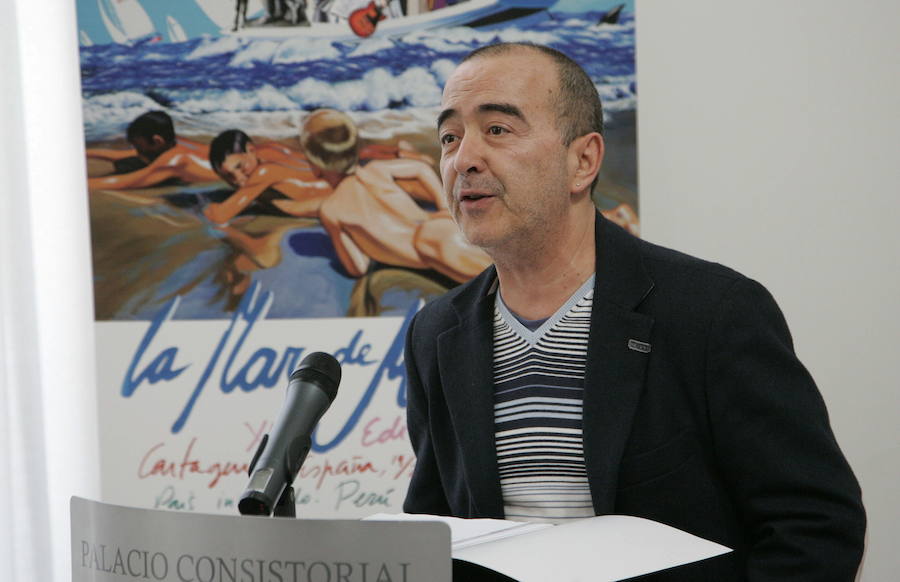 14/08/2018. Fallece Paco Martín, el padre de La Mar de Músicas. Creador y director del festival, el cartagenero deja a sus 61 años un rico legado en el ámbito de la gestión pública y una vida de pasión por las artes. Su muerte conmociona a la Región, que recuerda su legado: Trajo a España por primera vez a Carlinhos Brown, Compay Segundo y un sinfín de artistas, programó jazz y teatro e impulsó la difusión del cine, la pintura y la literatura.