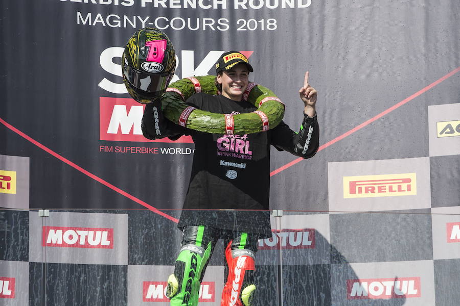 31/09/2018. La ceheginera Ana Carrasco hace historia como la primera mujer que consigue un campeonato del mundo de motociclismo. Tras tres años en Moto3 y su segundo año en la nueva categoría de Superbikes, Ana lo logra pese a las trabas por el camino en Magny-Cours, y rompe otra barrera del deporte al convertirse en la primera mujer campeona del mundo de motociclismo, en la categoría de SuperSport 300. 