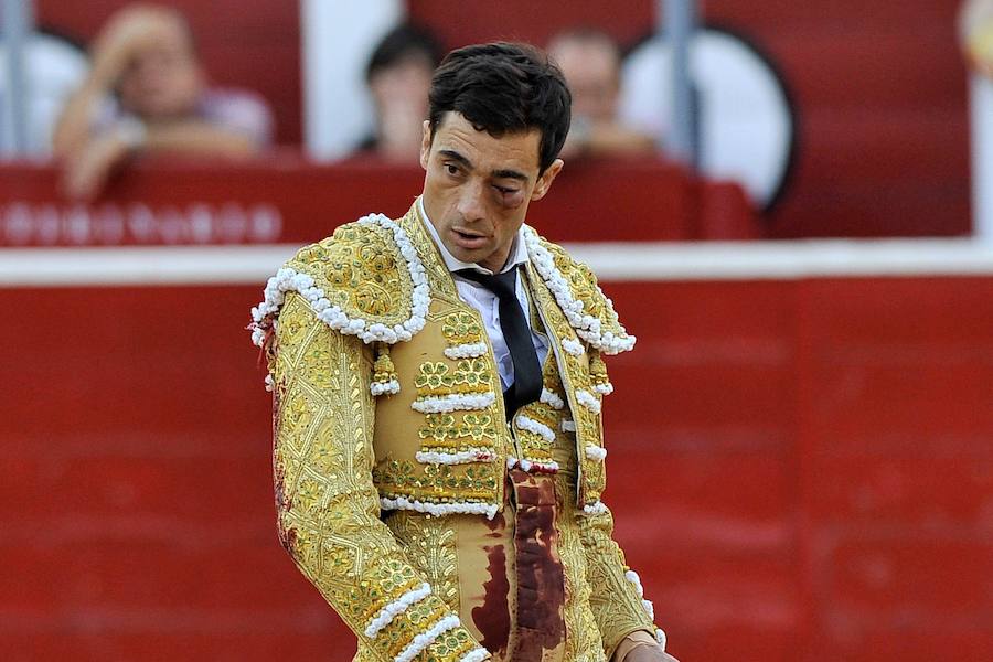 14/09/2018. Tarde negra para Ureña. El diestro lorquino recibe un fuerte pitonazo en el ojo en la plaza de toros de Albacete. 