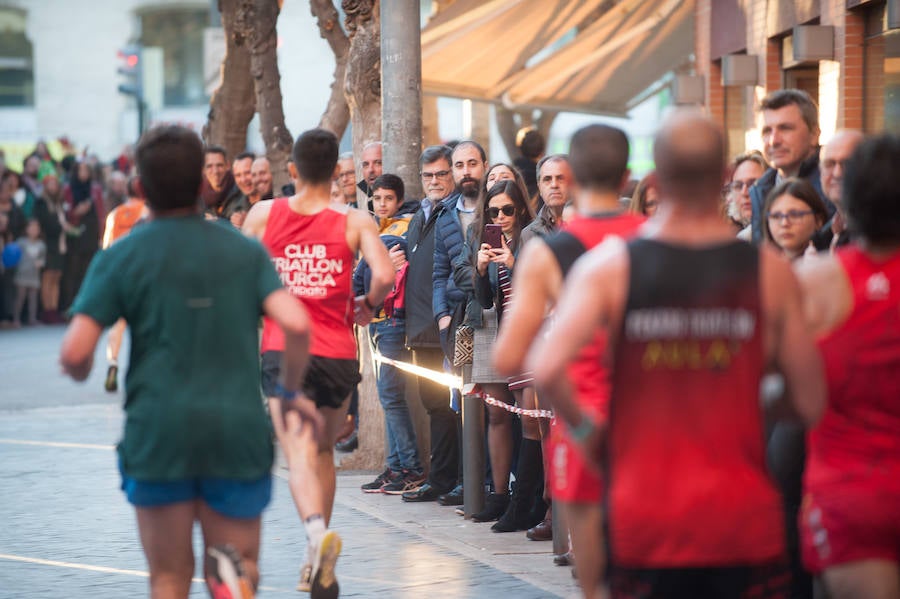 El deporte, los disfraces y el buen ambiente que reina en la San Silvestre tomaron el mando en la culminación perfecta del año para más de 4.500 corredores que estaban apuntados a la prueba de unos 6,5 kilómetros por el centro de la ciudad