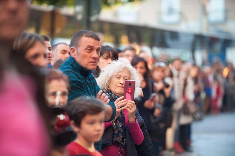 El deporte, los disfraces y el buen ambiente que reina en la San Silvestre tomaron el mando en la culminación perfecta del año para más de 4.500 corredores que estaban apuntados a la prueba de unos 6,5 kilómetros por el centro de la ciudad