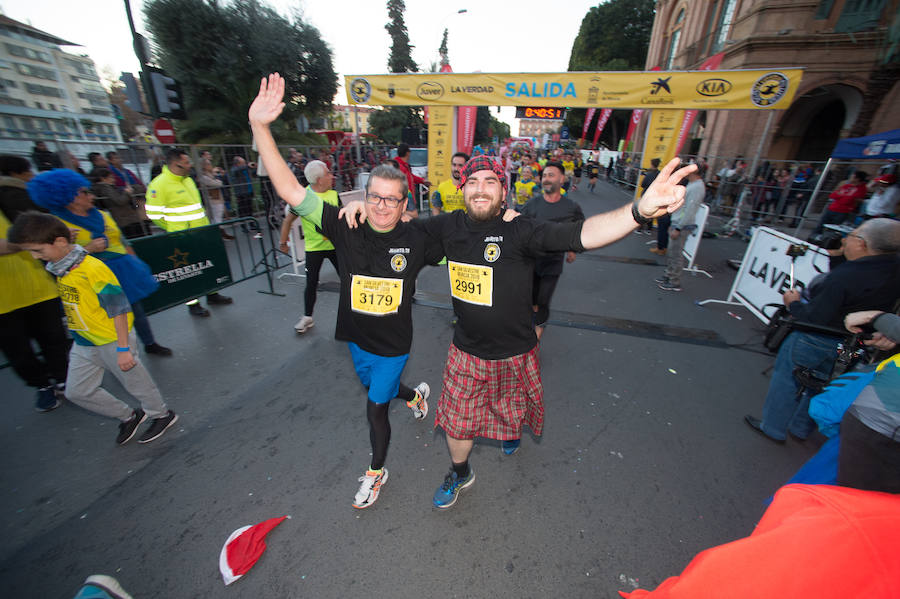 El deporte, los disfraces y el buen ambiente que reina en la San Silvestre tomaron el mando en la culminación perfecta del año para más de 4.500 corredores que estaban apuntados a la prueba de unos 6,5 kilómetros por el centro de la ciudad