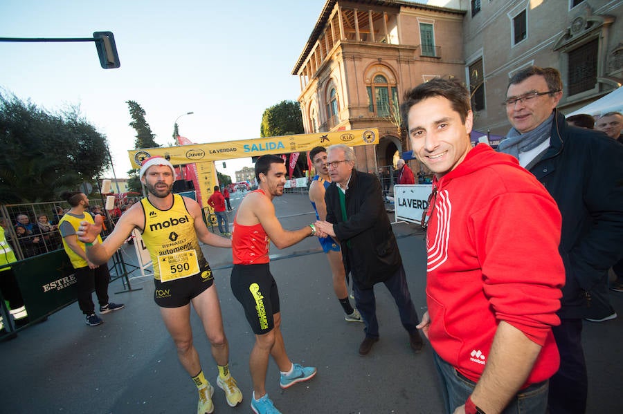 El deporte, los disfraces y el buen ambiente que reina en la San Silvestre tomaron el mando en la culminación perfecta del año para más de 4.500 corredores que estaban apuntados a la prueba de unos 6,5 kilómetros por el centro de la ciudad