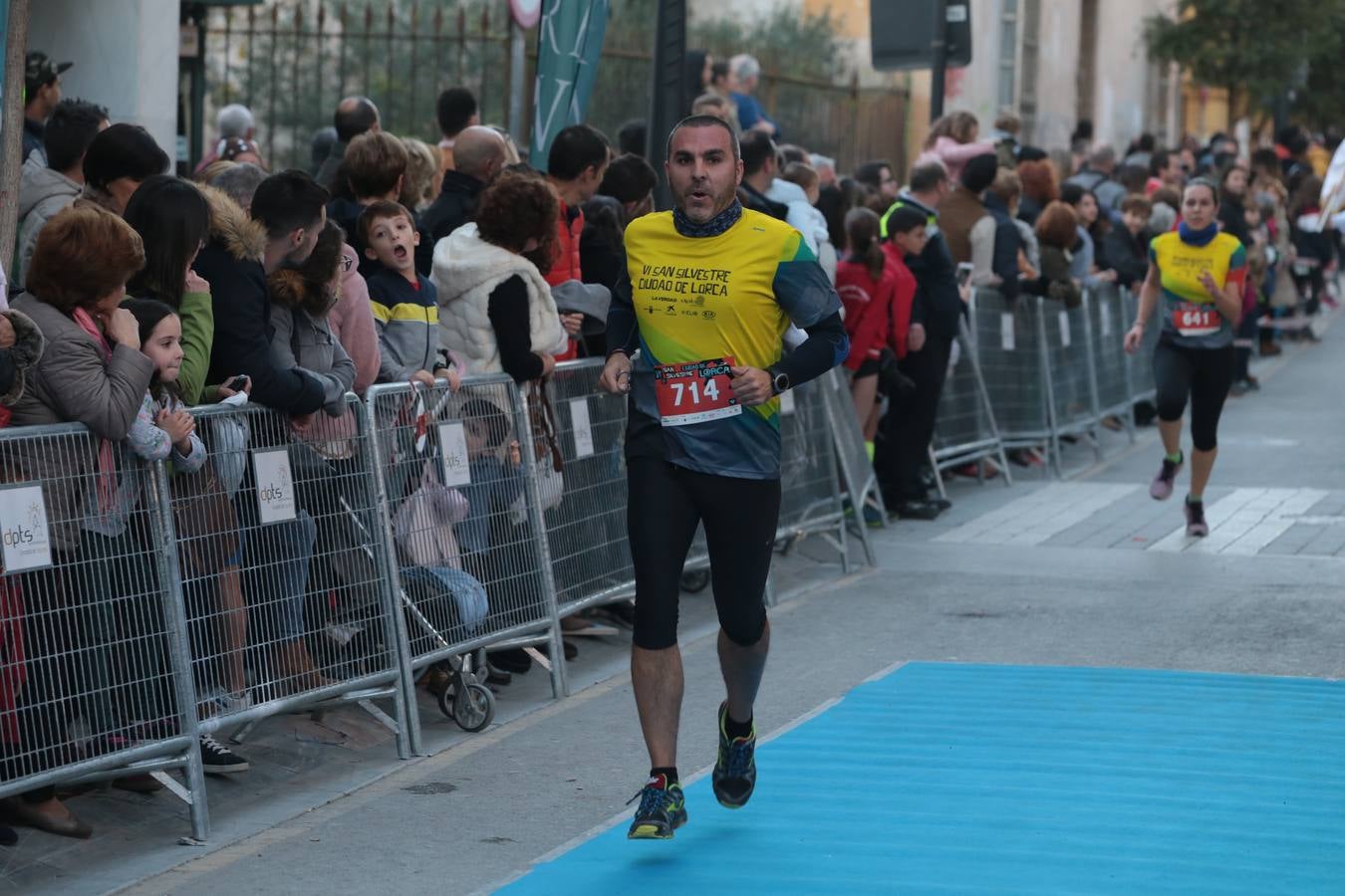 Casi un millar de corredores despiden el año disfrutando del deporte en la Ciudad del Sol por una buena causa