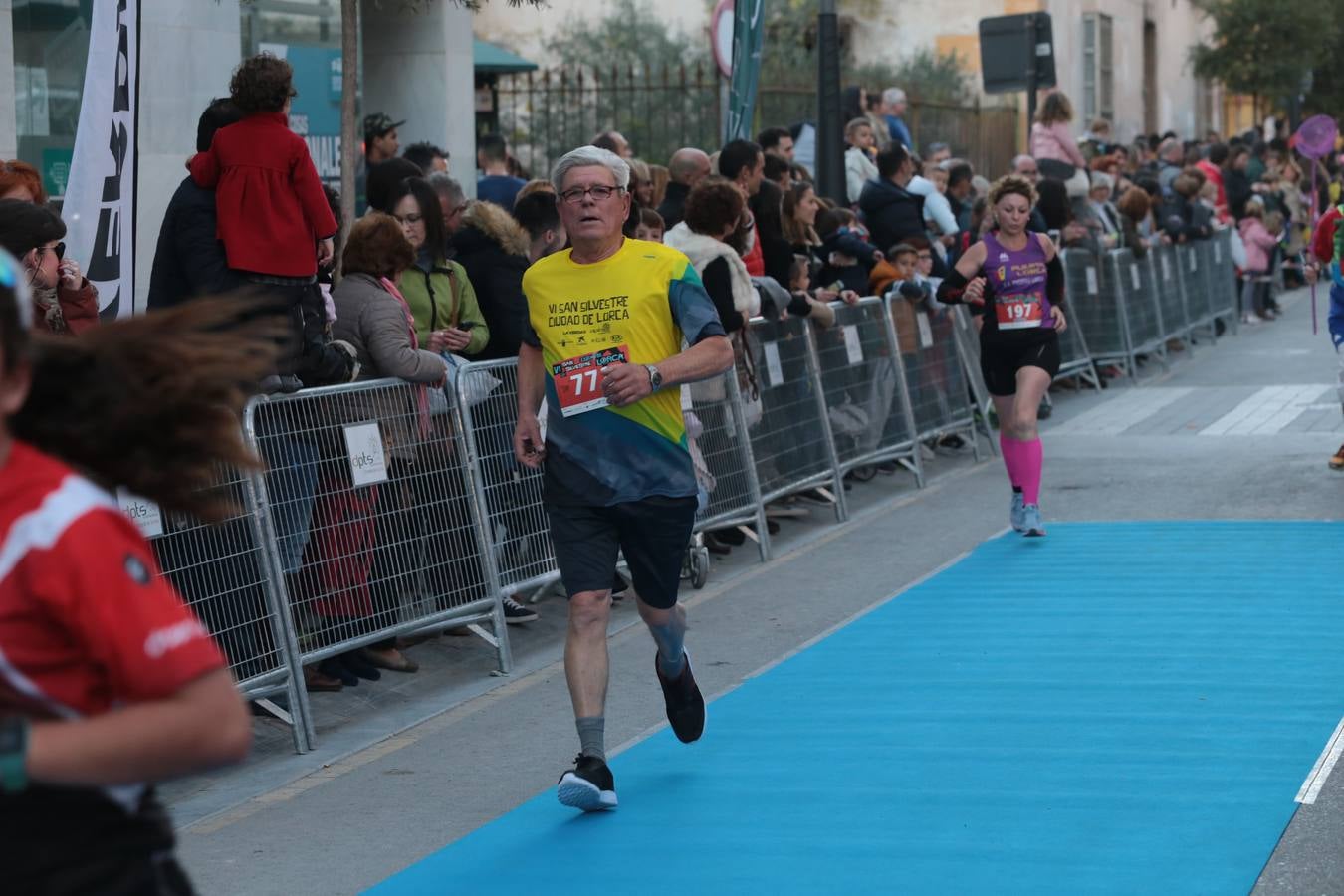 Casi un millar de corredores despiden el año disfrutando del deporte en la Ciudad del Sol por una buena causa