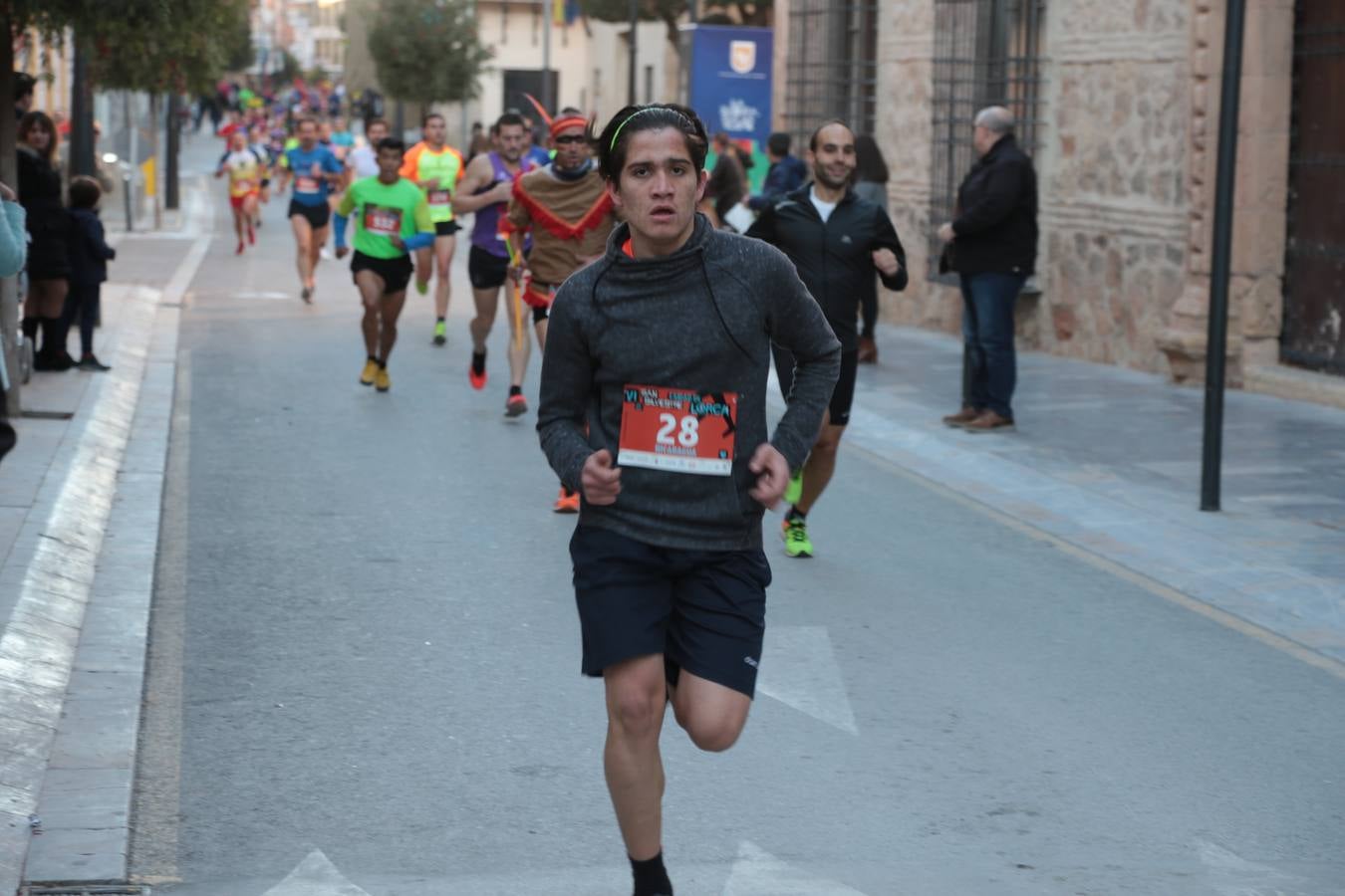 Casi un millar de corredores despiden el año disfrutando del deporte en la Ciudad del Sol por una buena causa