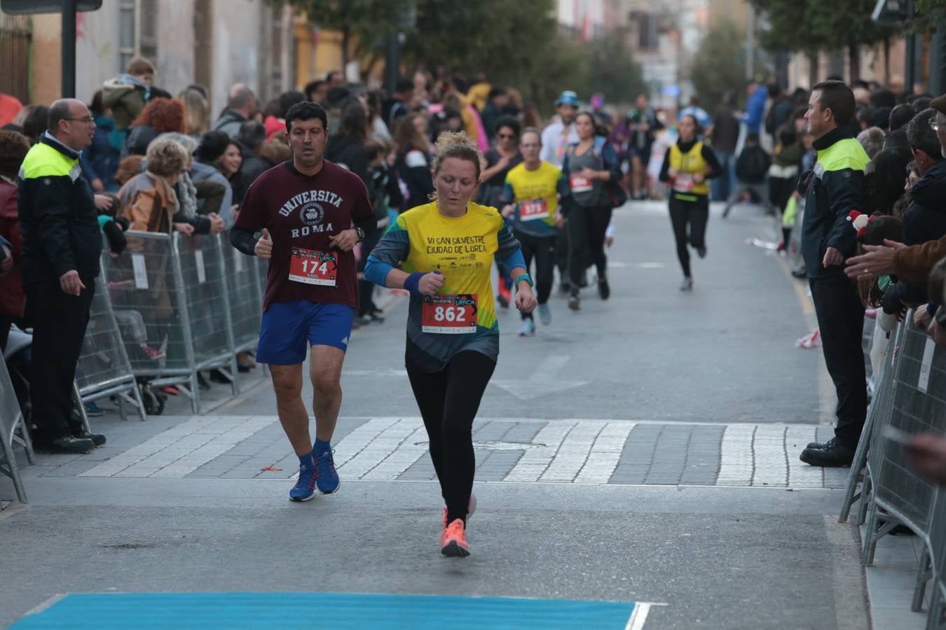 Casi un millar de corredores despiden el año disfrutando del deporte en la Ciudad del Sol por una buena causa