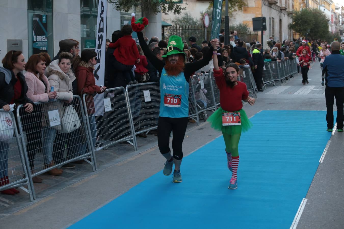 Casi un millar de corredores despiden el año disfrutando del deporte en la Ciudad del Sol por una buena causa