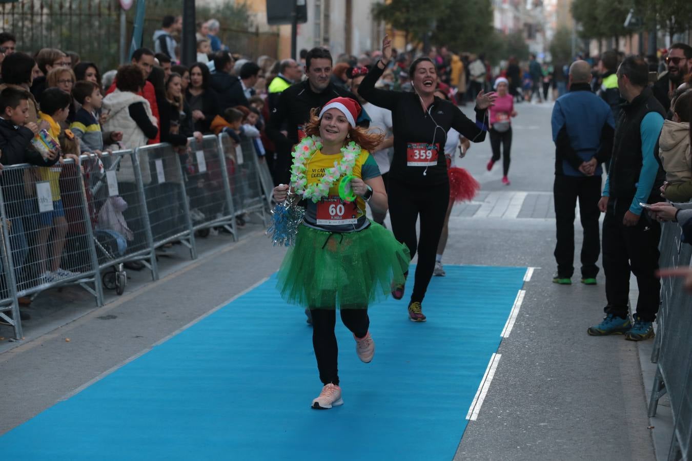 Casi un millar de corredores despiden el año disfrutando del deporte en la Ciudad del Sol por una buena causa