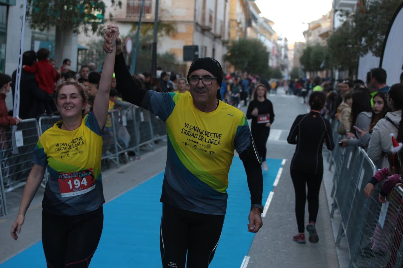 Casi un millar de corredores despiden el año disfrutando del deporte en la Ciudad del Sol por una buena causa