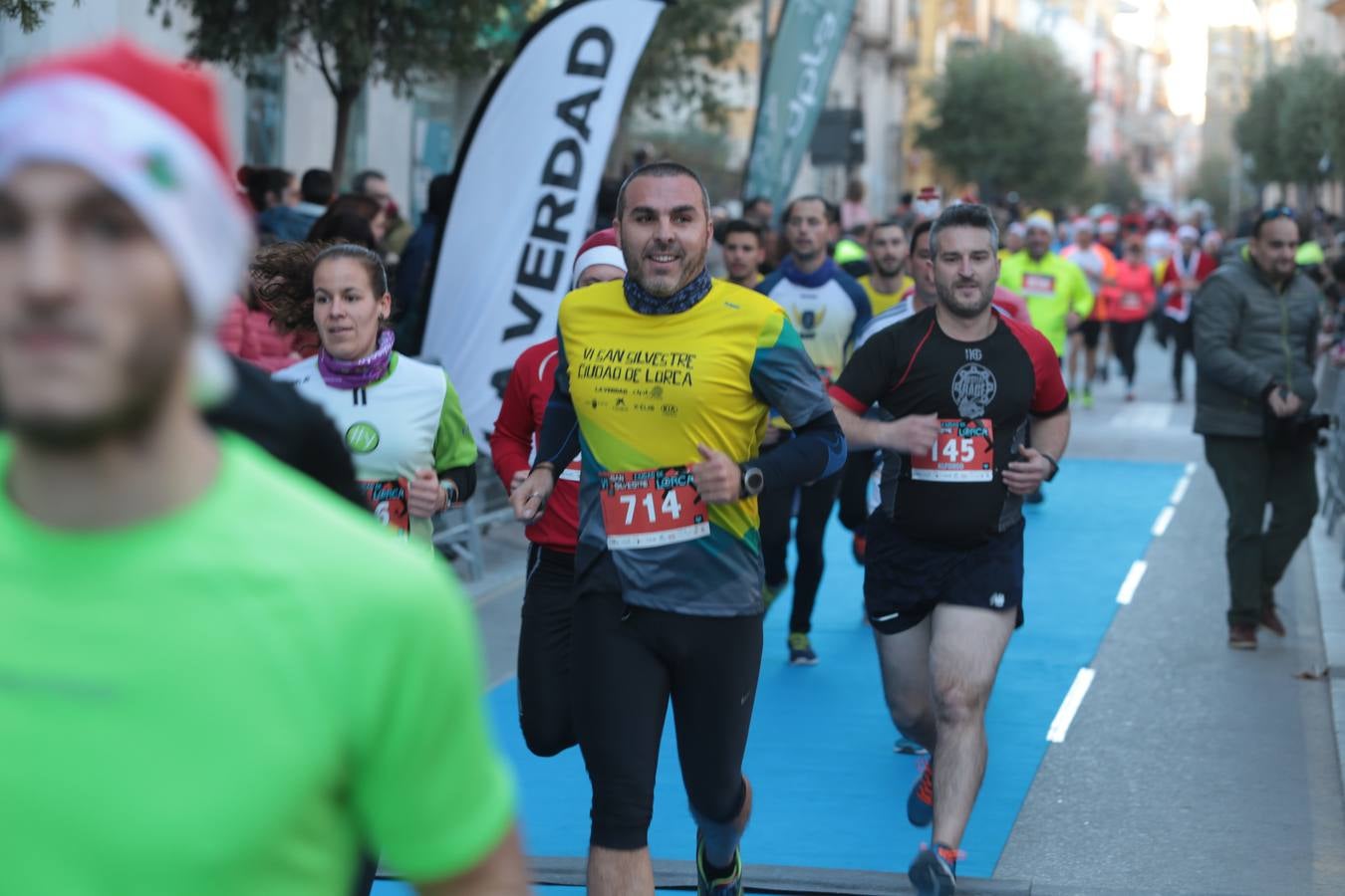 Casi un millar de corredores despiden el año disfrutando del deporte en la Ciudad del Sol por una buena causa