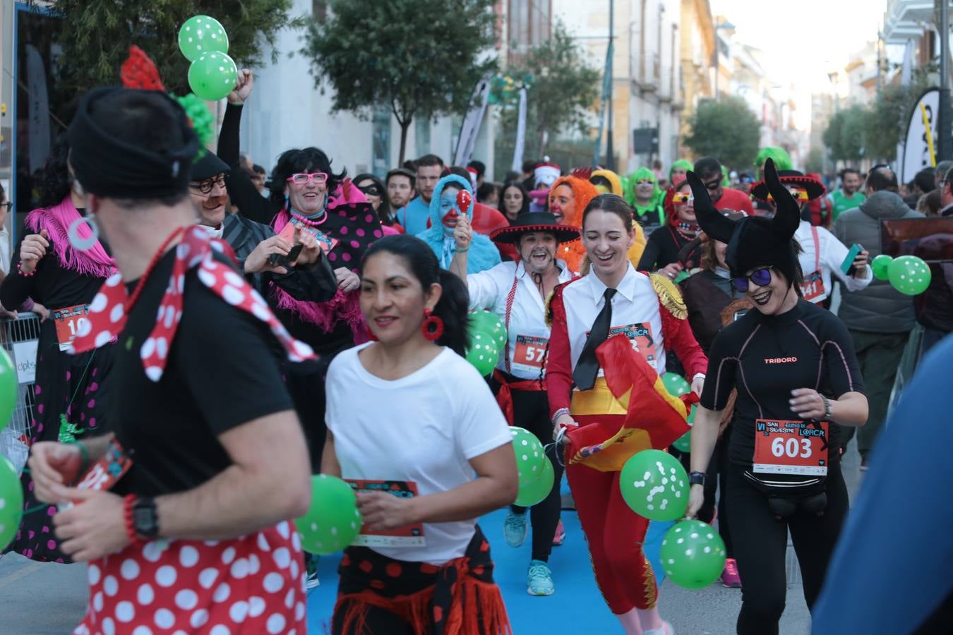 Casi un millar de corredores despiden el año disfrutando del deporte en la Ciudad del Sol por una buena causa