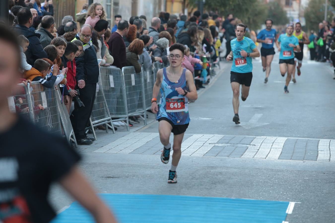 Casi un millar de corredores despiden el año disfrutando del deporte en la Ciudad del Sol por una buena causa