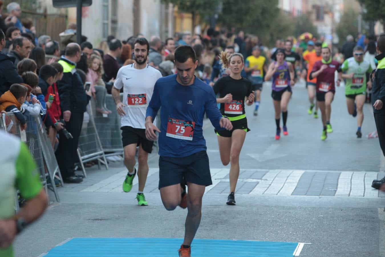 Casi un millar de corredores despiden el año disfrutando del deporte en la Ciudad del Sol por una buena causa