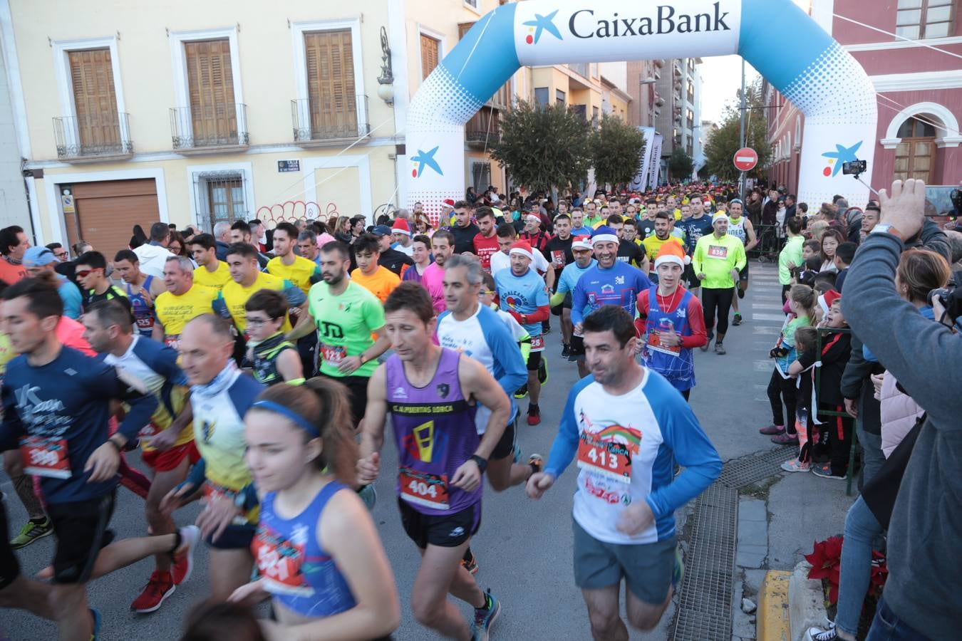 Casi un millar de corredores despiden el año disfrutando del deporte en la Ciudad del Sol por una buena causa