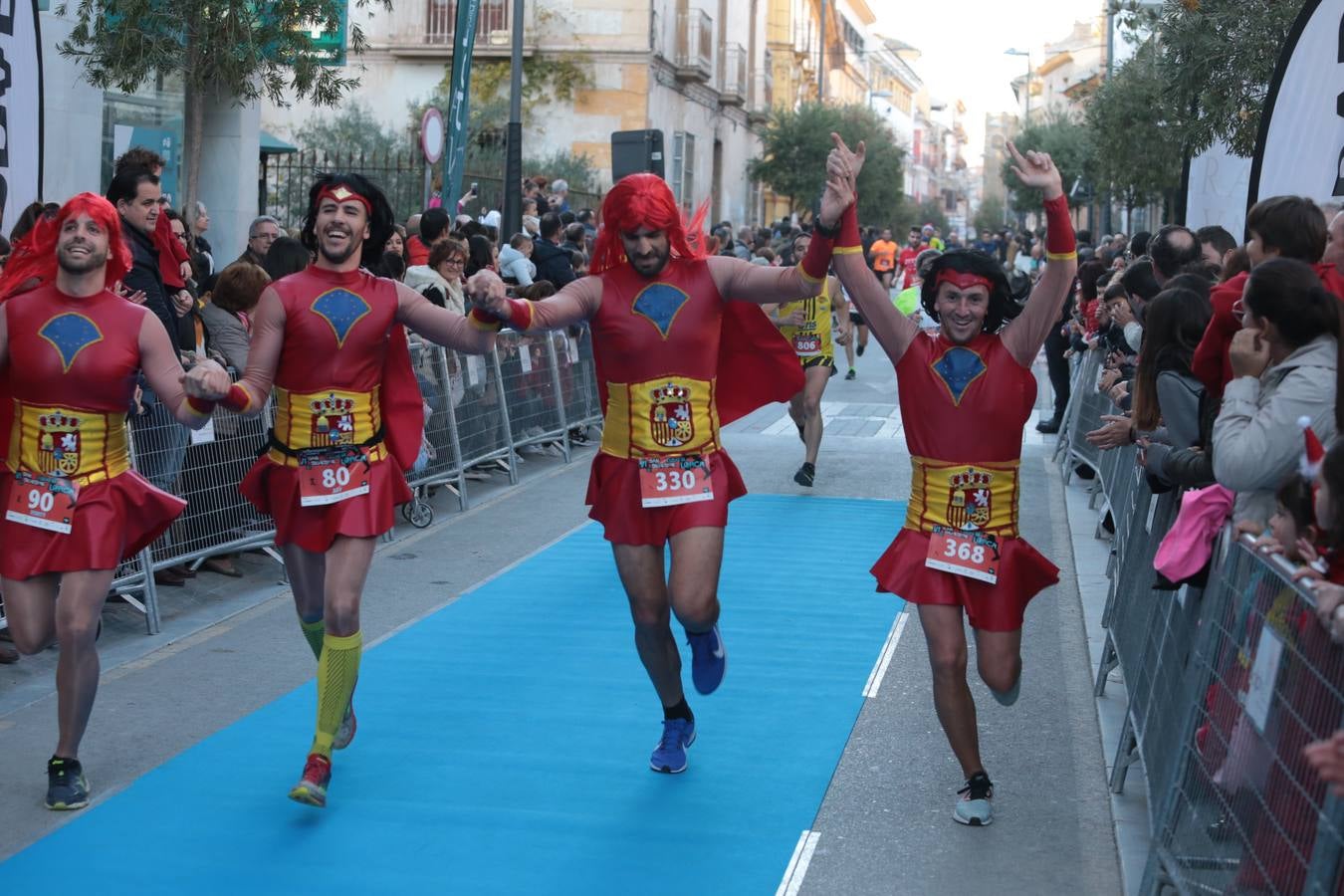 Casi un millar de corredores despiden el año disfrutando del deporte en la Ciudad del Sol por una buena causa