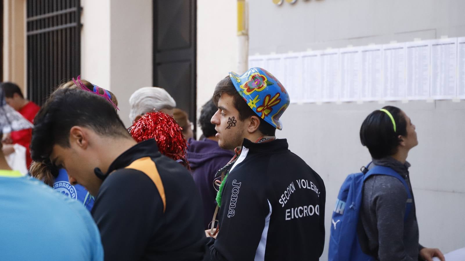 Los disfraces más divertidos y originales corrieron por las calles de la Ciudad del Sol en la última carrera del año.