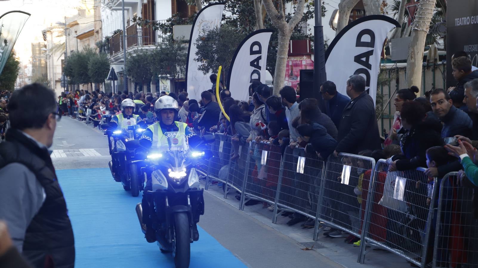 Los disfraces más divertidos y originales corrieron por las calles de la Ciudad del Sol en la última carrera del año.