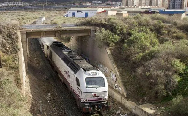 Imagen de archivo de un tren Altaria llegando a Cartagena. 