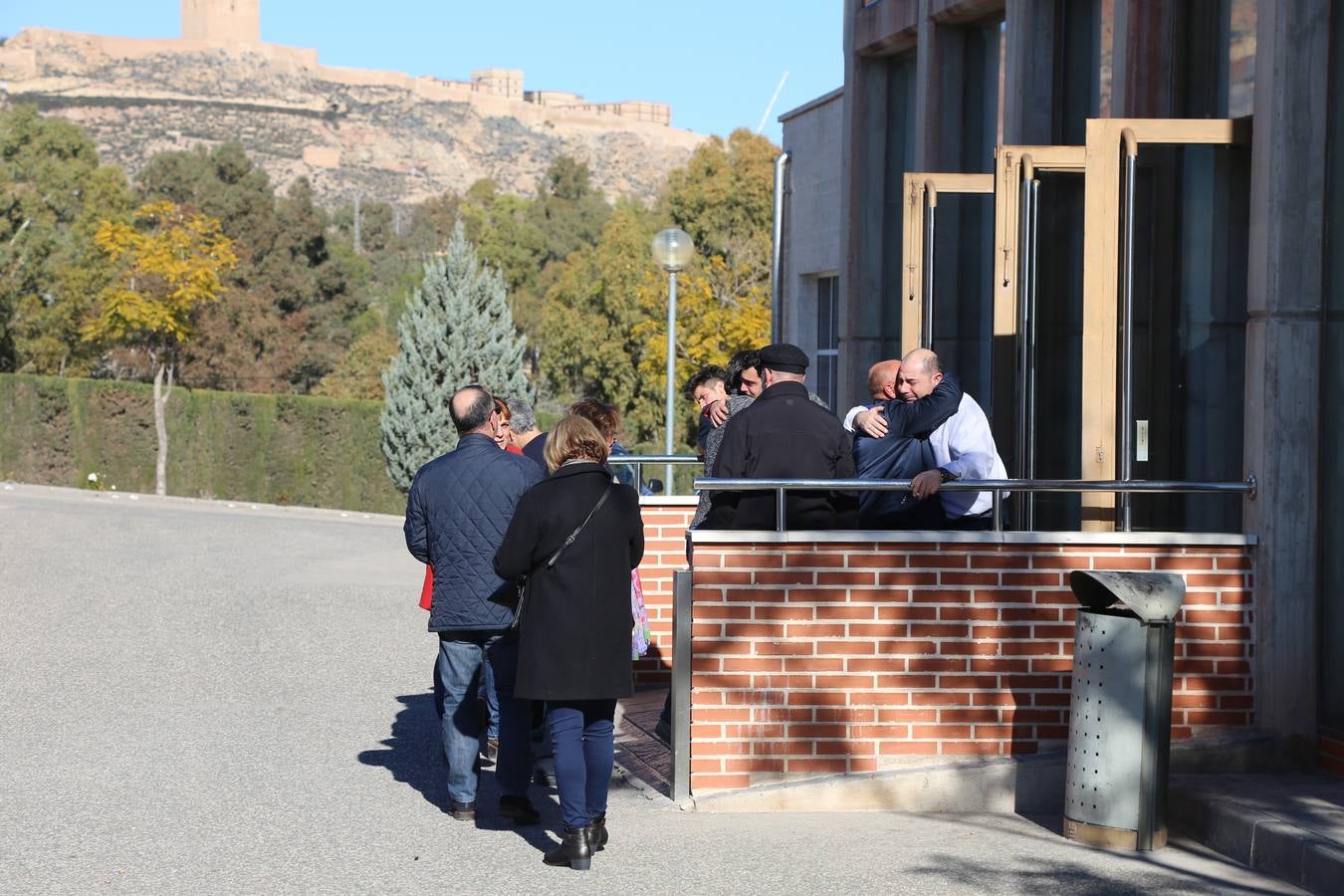 Impresionantes fueron las muestras de cariño que políticos de todas las ideologías dispensaron a familiares, amigos y compañeros del ex coordinador regional de Izquierda Unida-Verdes, José Antonio Pujante Diekmann, que será despedido en el tanatorio Lázaro Soto de Lorca