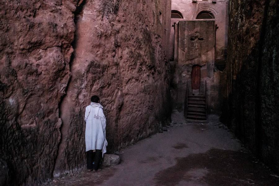 La Navidad ortodoxa etíope llamada Ledet o Genna se celebrará el 7 de enero y atrae peregrinos de todo el país. Las once iglesias excavadas en la roca son uno de los sitios del Patrimonio Mundial de la UNESCO en Etiopía.