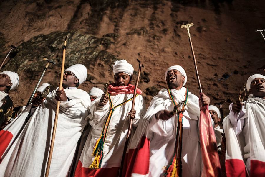 La Navidad ortodoxa etíope llamada Ledet o Genna se celebrará el 7 de enero y atrae peregrinos de todo el país. Las once iglesias excavadas en la roca son uno de los sitios del Patrimonio Mundial de la UNESCO en Etiopía.