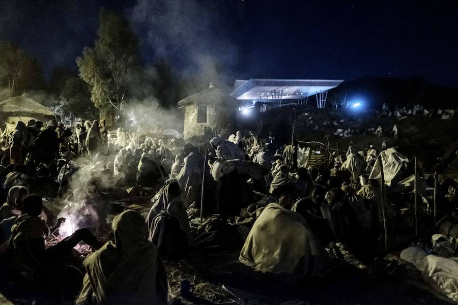 La Navidad ortodoxa etíope llamada Ledet o Genna se celebrará el 7 de enero y atrae peregrinos de todo el país. Las once iglesias excavadas en la roca son uno de los sitios del Patrimonio Mundial de la UNESCO en Etiopía.