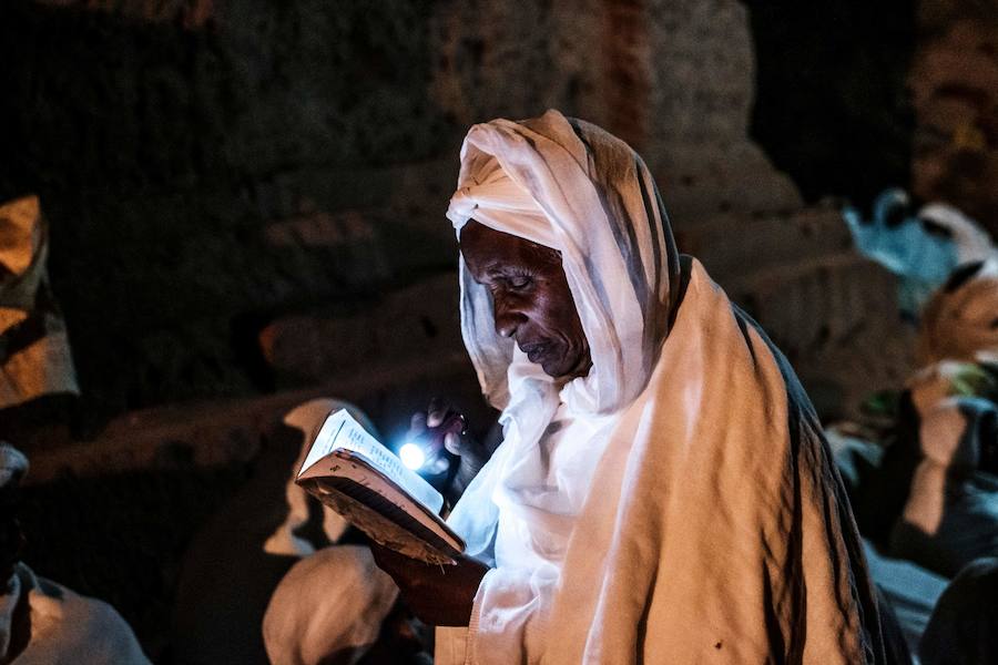 La Navidad ortodoxa etíope llamada Ledet o Genna se celebrará el 7 de enero y atrae peregrinos de todo el país. Las once iglesias excavadas en la roca son uno de los sitios del Patrimonio Mundial de la UNESCO en Etiopía.