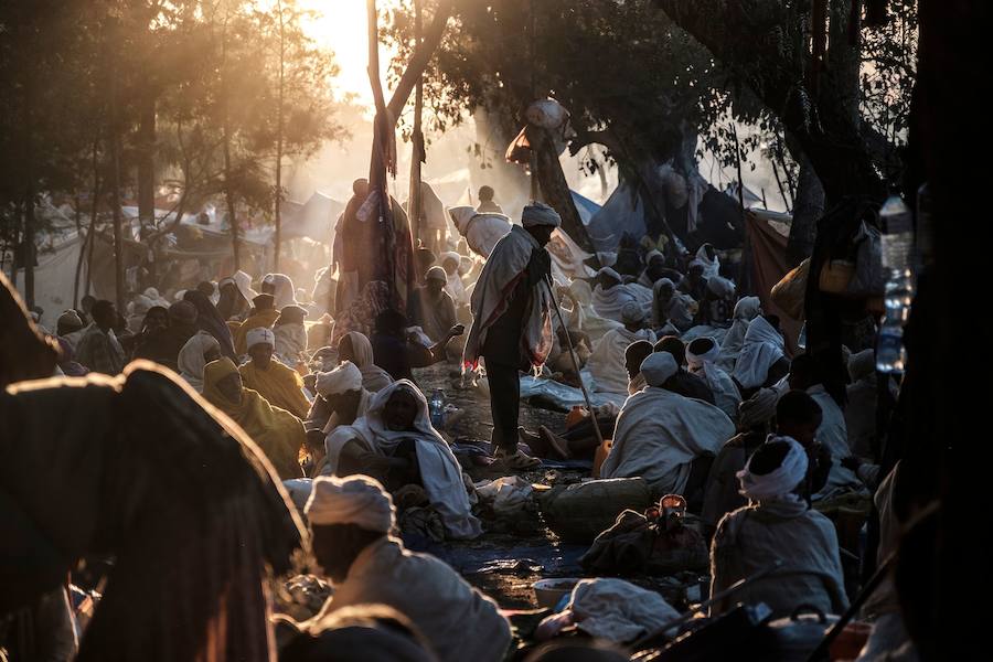 La Navidad ortodoxa etíope llamada Ledet o Genna se celebrará el 7 de enero y atrae peregrinos de todo el país. Las once iglesias excavadas en la roca son uno de los sitios del Patrimonio Mundial de la UNESCO en Etiopía.