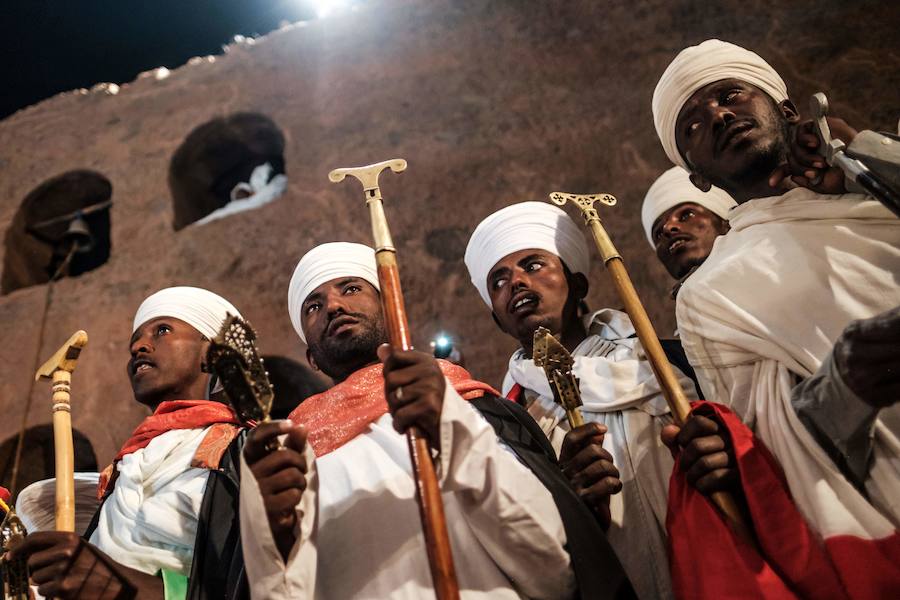 La Navidad ortodoxa etíope llamada Ledet o Genna se celebrará el 7 de enero y atrae peregrinos de todo el país. Las once iglesias excavadas en la roca son uno de los sitios del Patrimonio Mundial de la UNESCO en Etiopía.