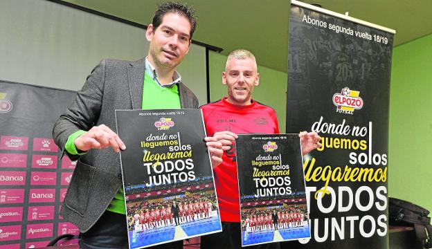Kike Boned y Miguelín presentan la campaña de abonos de ElPozo para la segunda vuelta, ayer. 
