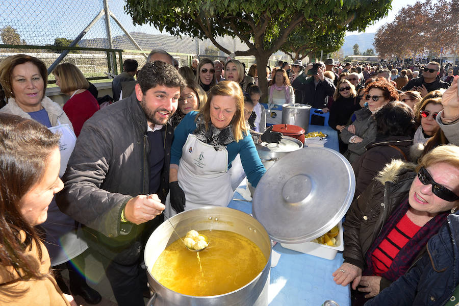 López Miras y Ballesta se retan a una 'pelea' de trovos en Patiño