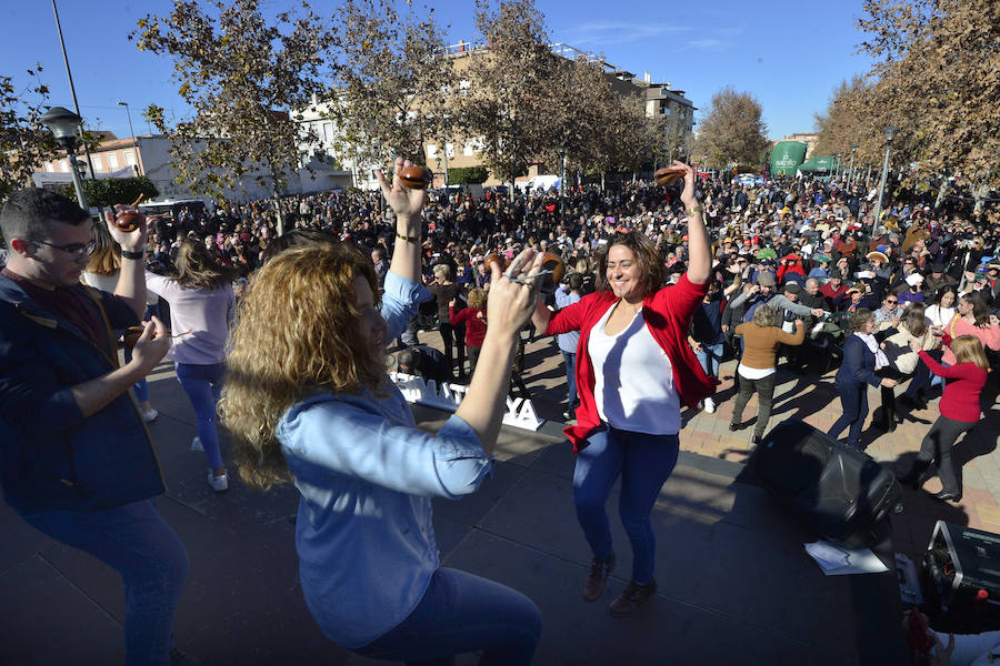 López Miras y Ballesta se retan a una 'pelea' de trovos en Patiño